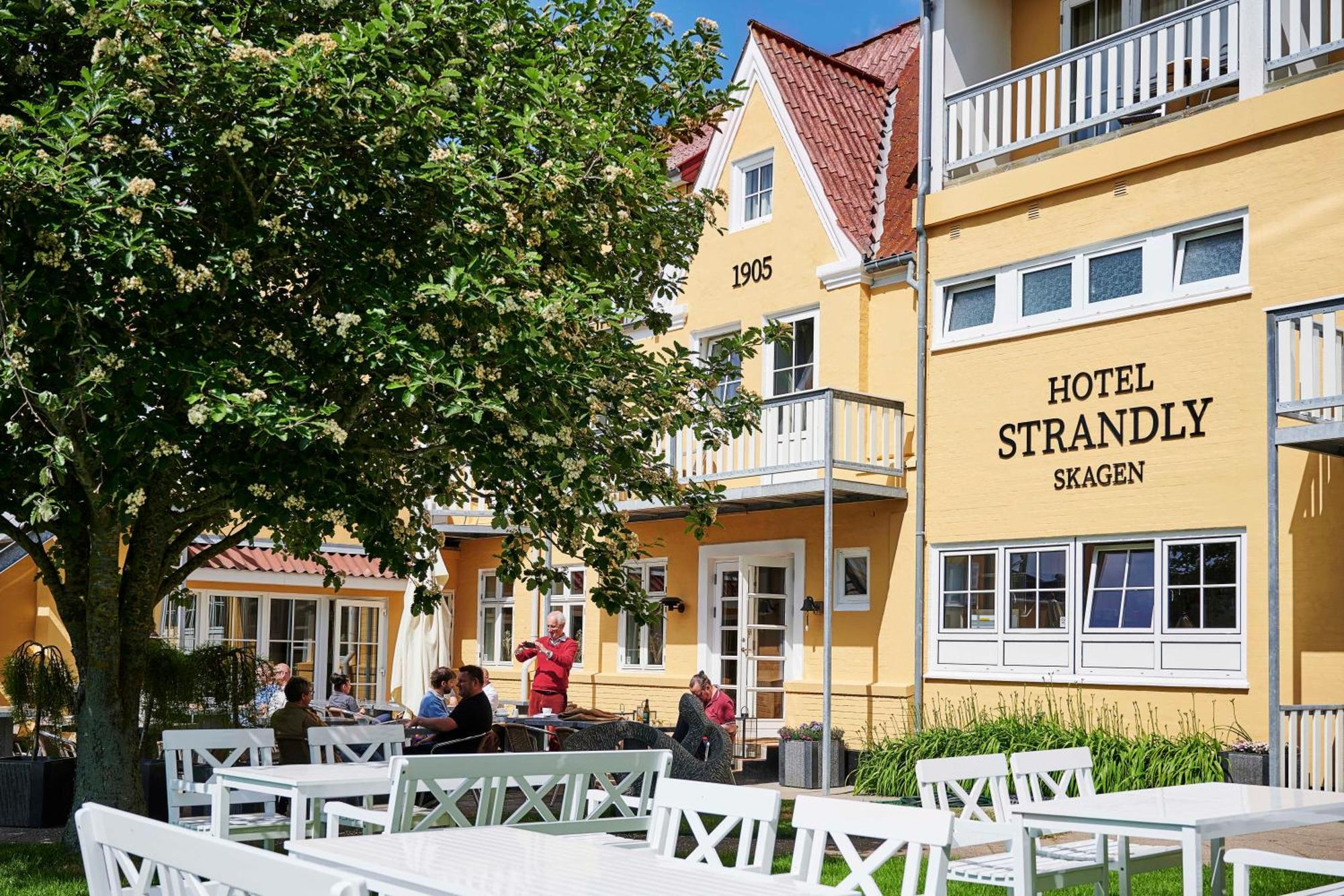 Strandly